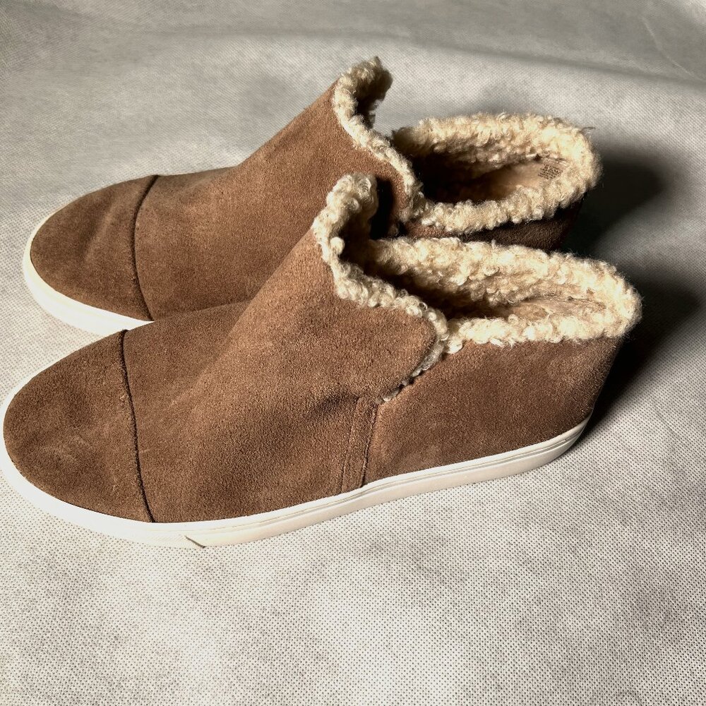 Lucky Brand Lyndyna Suede Ankle Bootie kids size 6.5